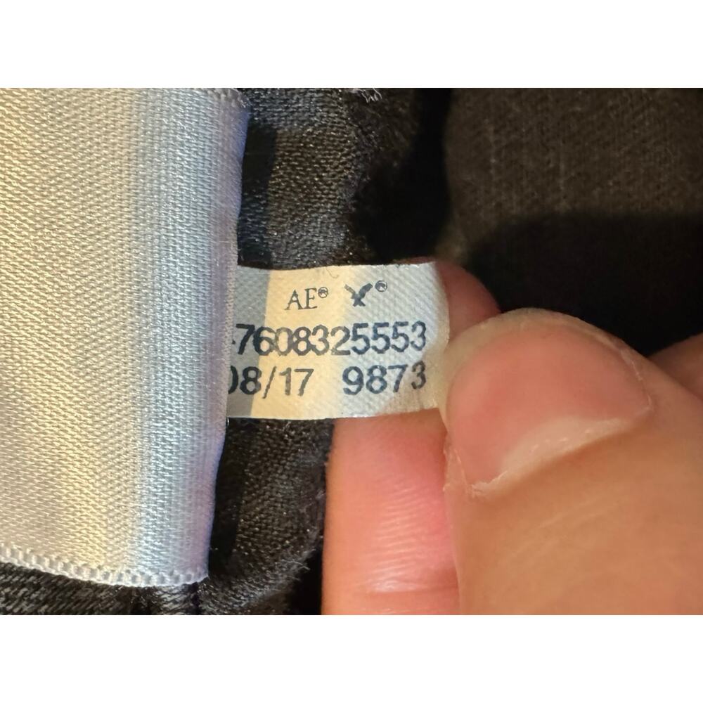 American Eagle Super Hi-Rise Stretch Jegging Black Distressed Skinny Jeans Sz 6 - Picture 10 of 10